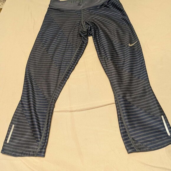 Nike Dri Fit Capri Leggings Size XS Black & Blue Horizontal Stripes 503476-437 - Picture 1 of 12